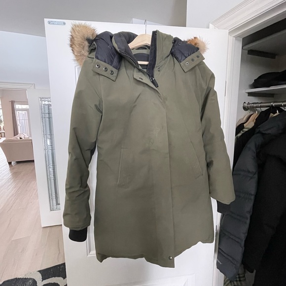 High End CMFR winter coat/parka - Picture 2 of 5
